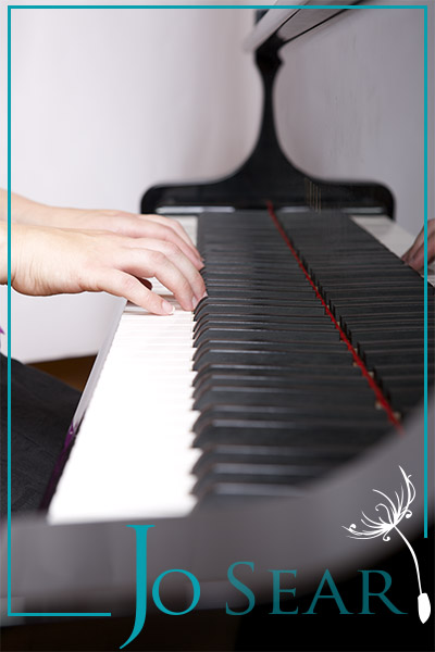 PLAYING PIANO 2